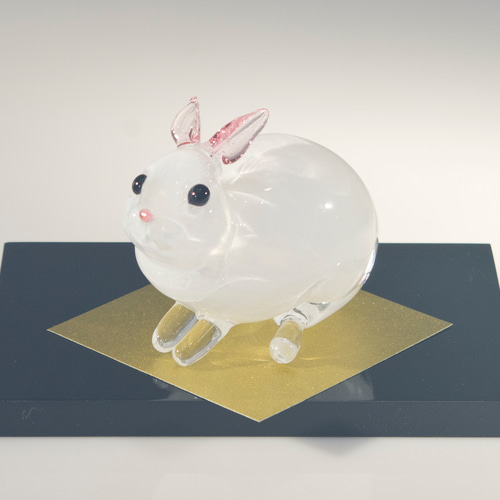 ガラスの干支 卯 「 大福 」 うさぎ お正月 縁起物 その他置物 鈴木