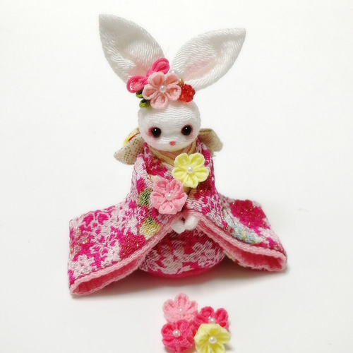 ちりめん細工のうさぎちゃん ❀ピンク色の振袖姿のうさぎ❀ 2023年干支
