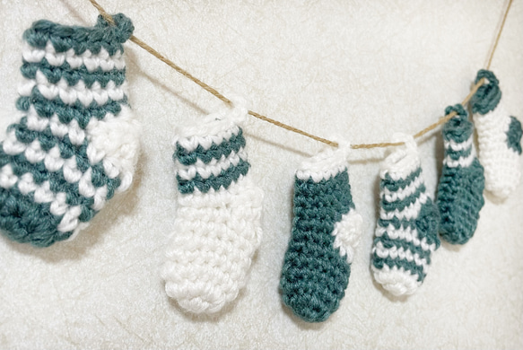 《NEW カラー》【期間限定】クリスマスガーランド ミニ靴下 ブルーグリーン×ホワイト 2枚目の画像