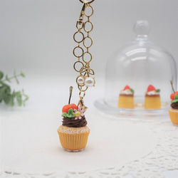 さくらんぼのチョコクリームカップケーキ・バッグチャーム 5枚目の画像