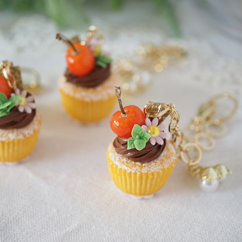 さくらんぼのチョコクリームカップケーキ・バッグチャーム バッグ