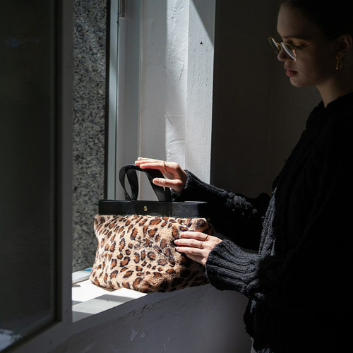 レオパード柄 エコファー 本革 トートバッグ ブラック 底マチ 舟形