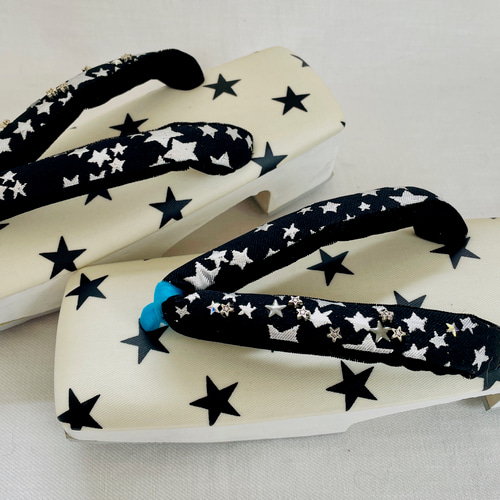年末特別SALE】クッション天板下駄 デコ下駄 シルバー星柄鼻緒 草履