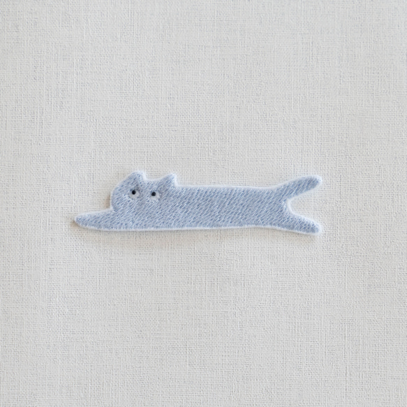 ワッペン 刺繡ワッペン「淡色まのび猫」 3枚目の画像