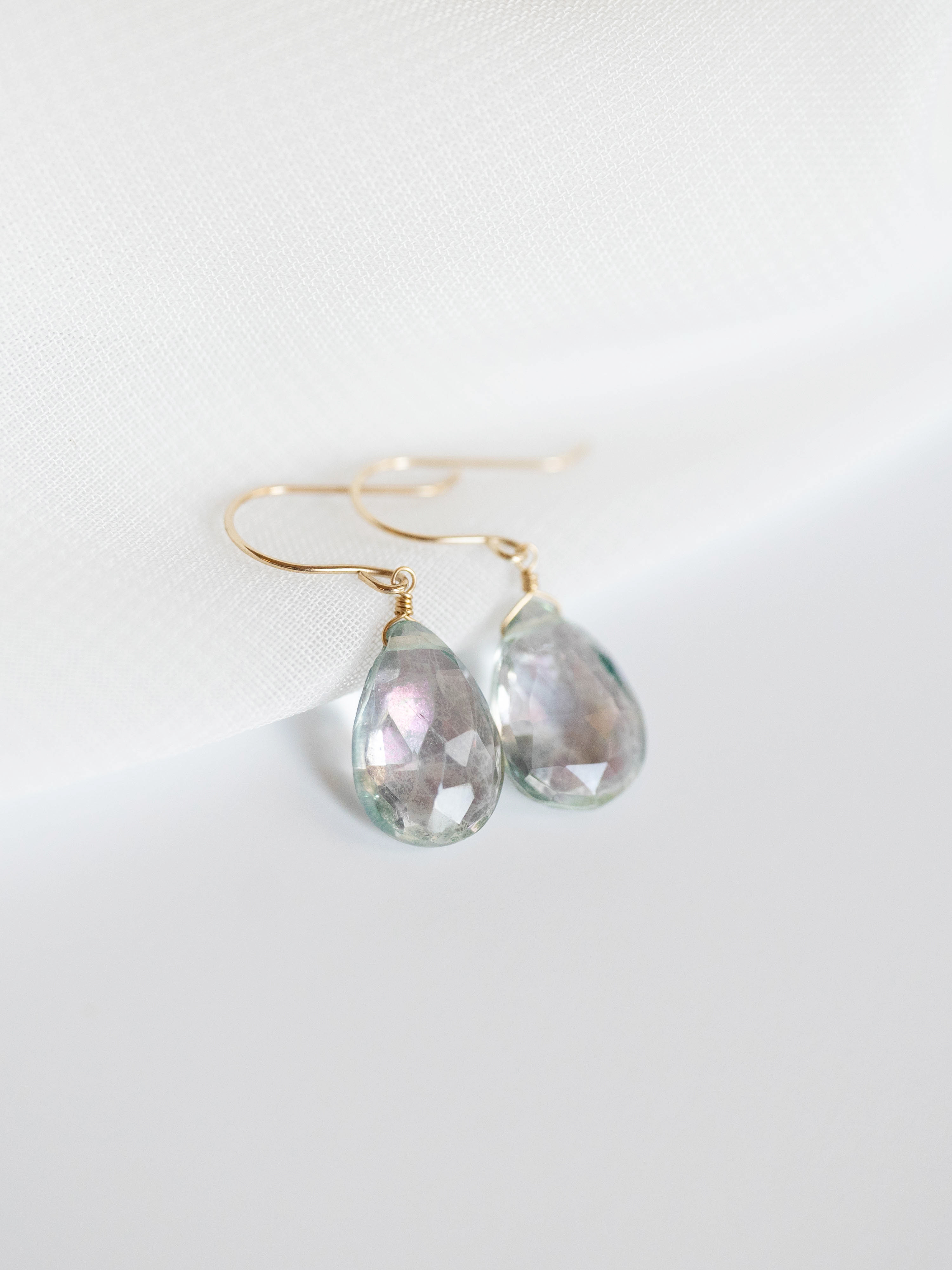 ミスティックトパーズ ペアシェイプ ピアス-A