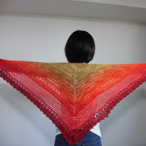 再SALE】段染め糸の三角ストール ストール アニー 通販 14901178