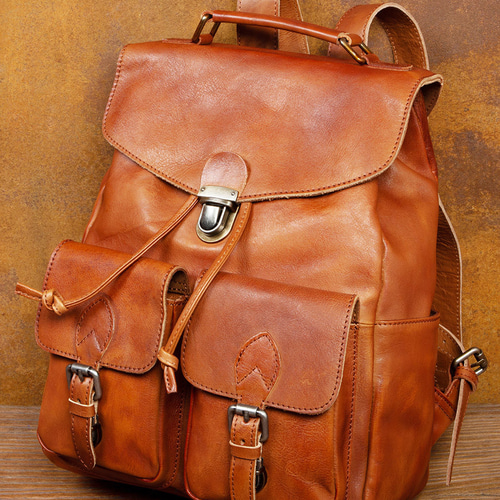 美品　ダンヒル　シグネチャー　総柄　レザー　リュック　茶色 レザービジネスリュック 本革 バックパック ブラウン GUILDFORD BROWN