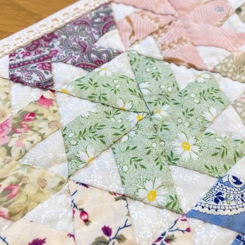 ヘキサゴンのパッチワークタペストリー パッチワークキルト