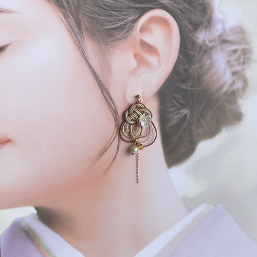 蝶】水引のピアス／イヤリング ピアス（フック・チェーン） HANAHANA 通販｜Creema(クリーマ) 14886822