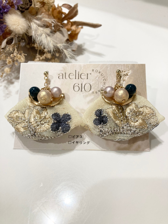 1499 新作*華やかインド刺繍リボン*ビーズ刺繍*アシメピアス・イヤリング 2023.ビーズ刺繍 インド刺繍リボン ピアス イヤリング - kuromade