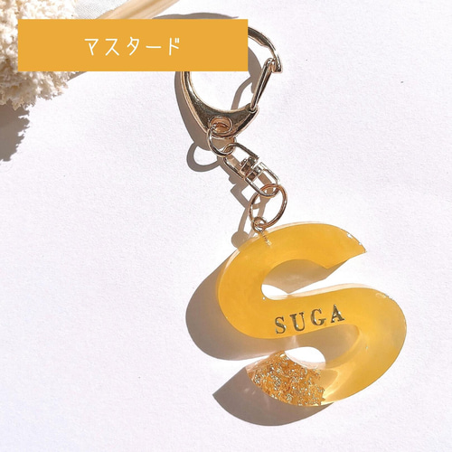 名入れ】全7色♡マーブル＆金箔イニシャルレジンキーホルダー