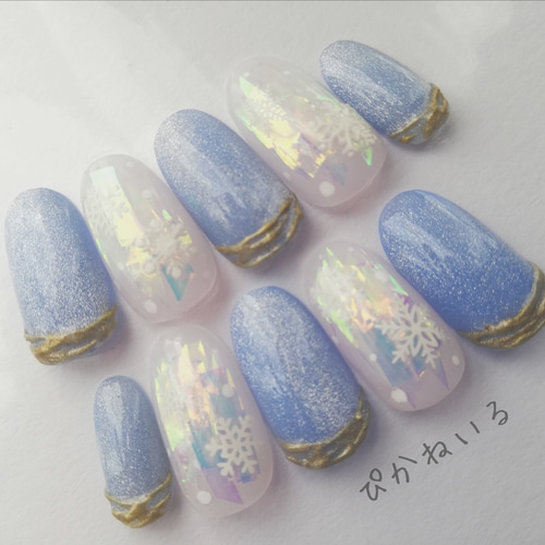 くすみブルーグレー雪水光マグネットニュアンスネイル韓国 ちゅるん 冬 アイボリー 2026年冬トレンド】ちゅるんのネイルデザイン集｜人気順｜ホットペッパー