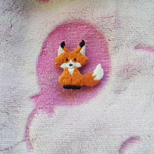 キツネ 刺繍ブローチ【受注製作】 ブローチ haniho 通販
