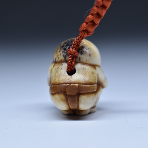 提げ物【善行した？】根付師正舟作 一点物 彫刻 正舟 通販 14902139