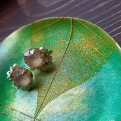 【プチギフトに最適！】アクセサリートレイ（ラメ/グリーン/サークル)　天然の葉を用いるボタニーペインティング装飾　 2枚目の画像