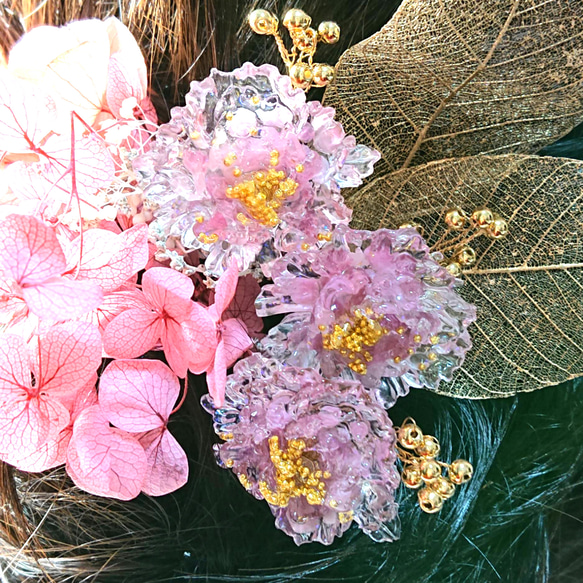ゴールドビーズ付き 小さめお花のオルゴナイトUピン 5枚目の画像