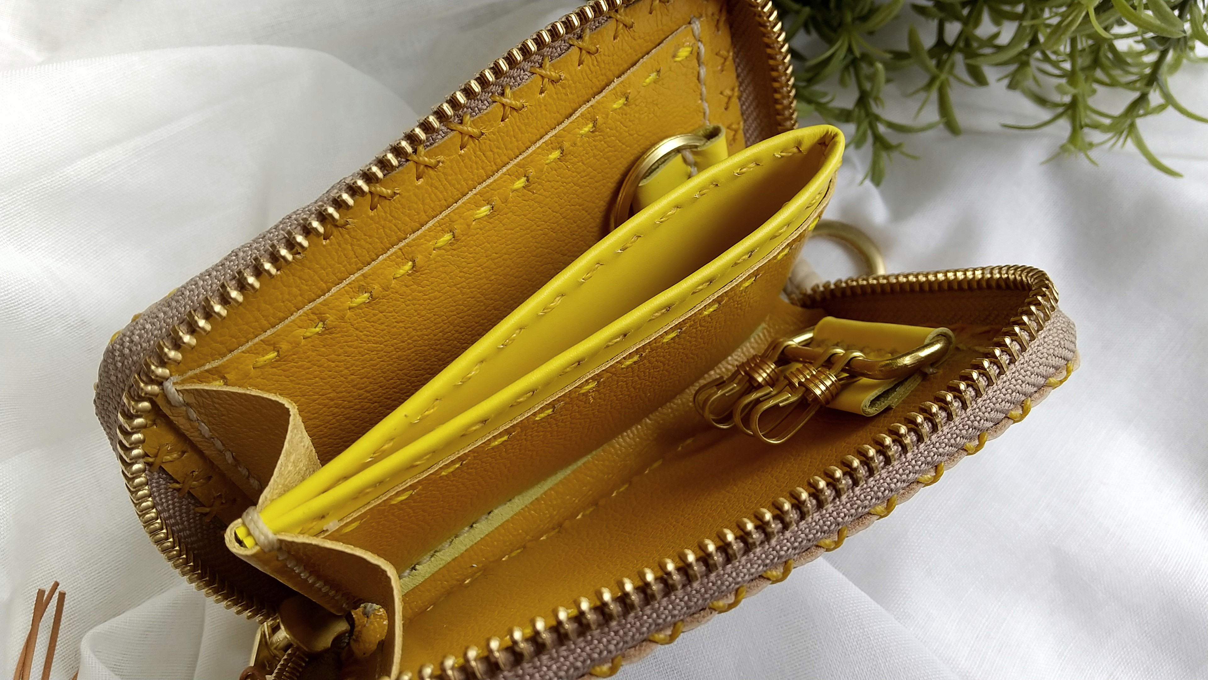 たくさん入るキーケース