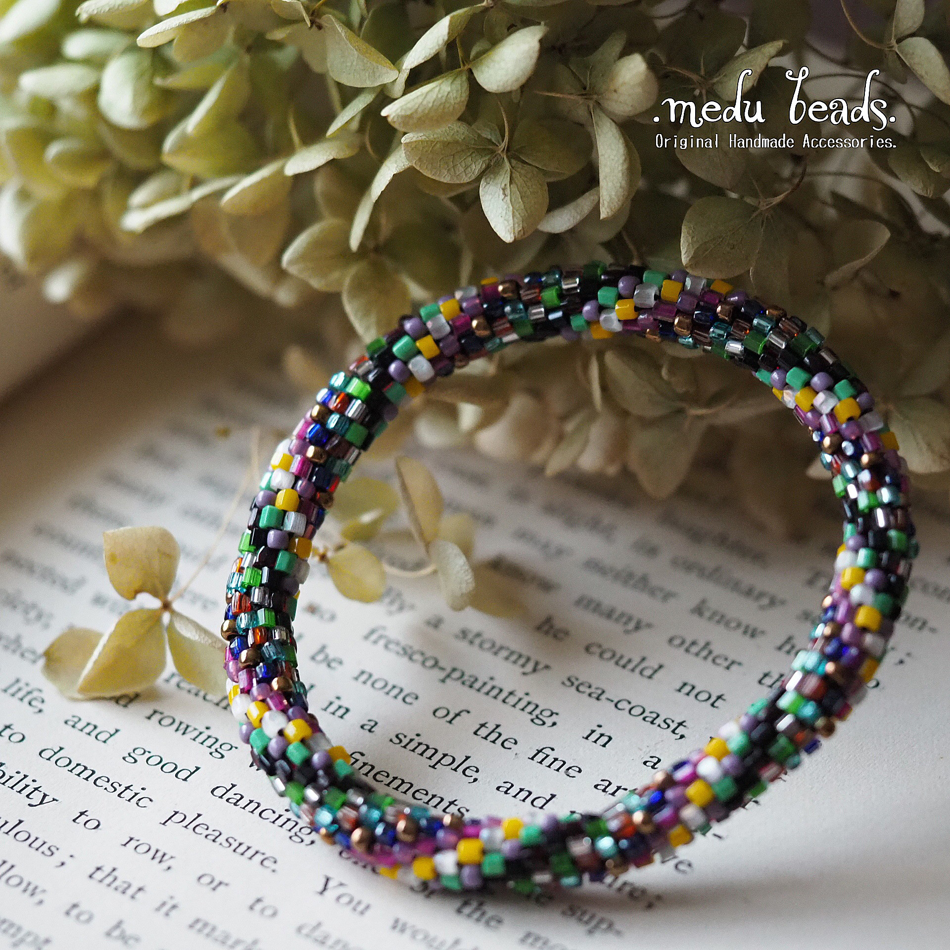 ～恋するバングル～　14色のカラフルなスパイラル柄