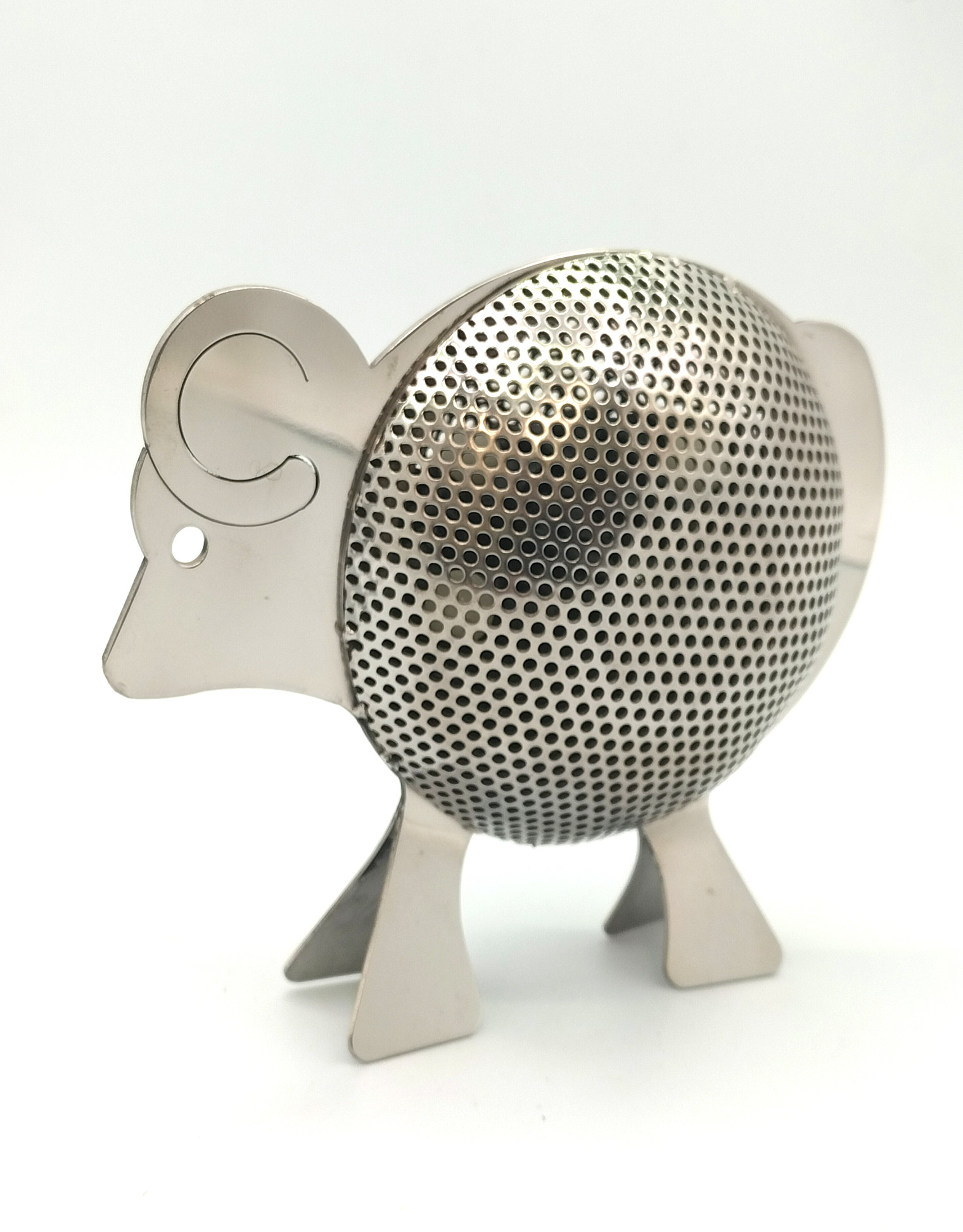 光触媒チタンの消臭グッズ｜ステンレス製 羊のオブジェ『アウラシープ』― 清らかな空気をまとう羊