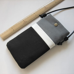 黒とグレーのシックなiPhoneポシェット　スマホショルダー 4枚目の画像
