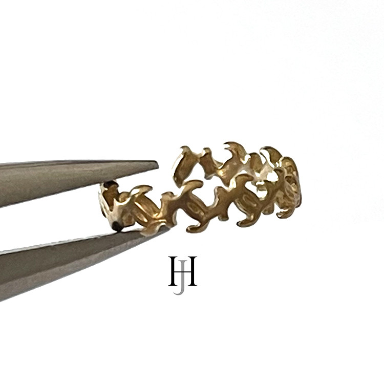 【50個】華奢な絡みデザインのイヤーカフ【jec38】