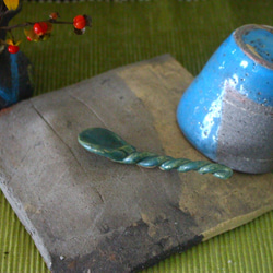 手作り陶器の＜カップ＆ソーサ＞陶のスプーン付き。　　送料無料。 6枚目の画像