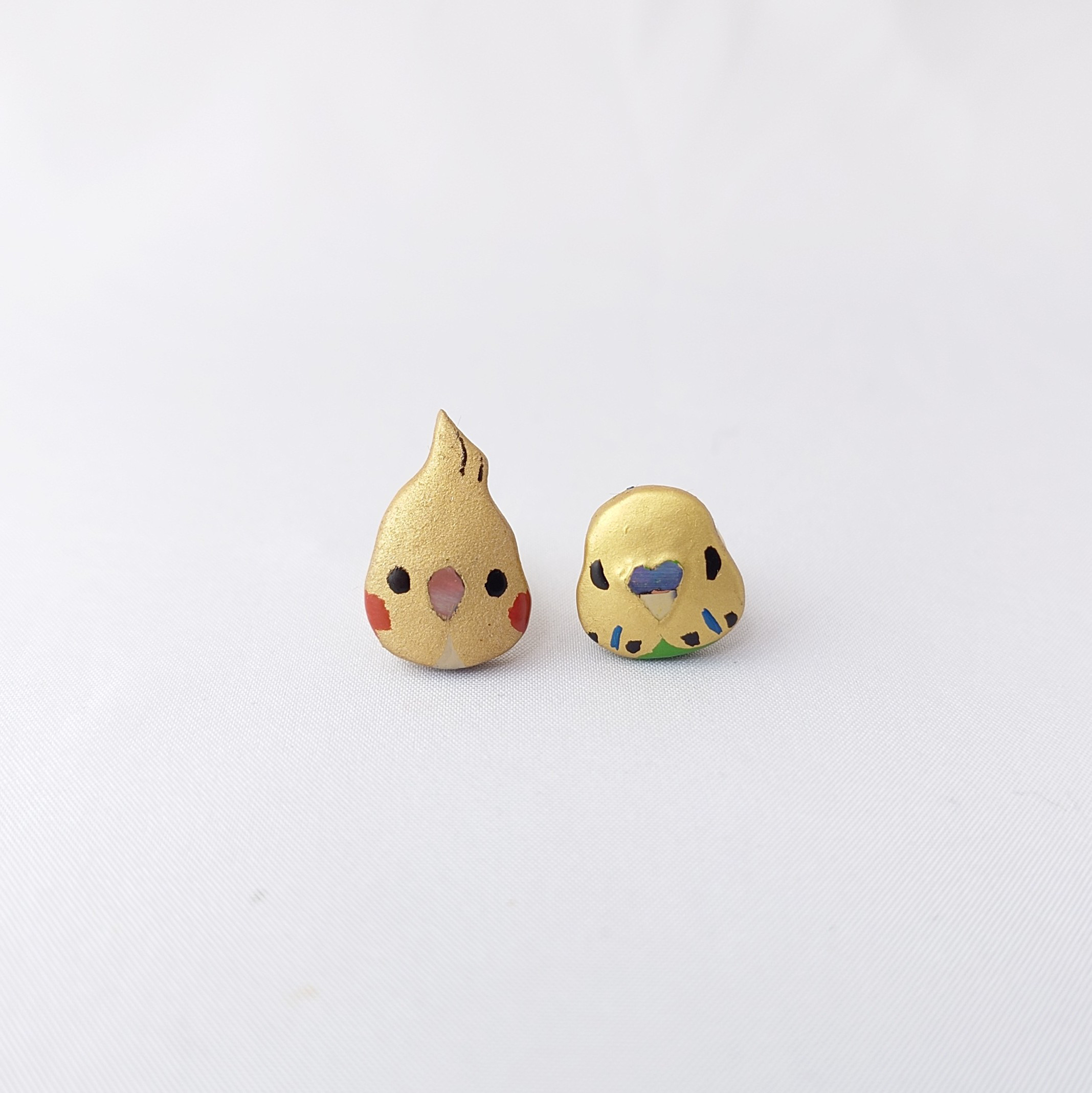 顔だけインコ(金) 漆ピンブローチ