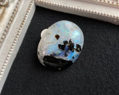 レインボームーンストーン【黒雲母バイオタイト入り】タンブル ルース