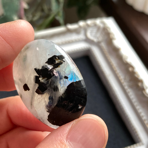 レインボームーンストーン【黒雲母バイオタイト入り】タンブル ルース