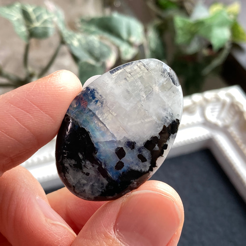 29☆❁¨̮プロフお読みください✧︎*。様　高品質　ブラックムーンストーン　パーム レインボームーンストーン【黒雲母バイオタイト入り】タンブル ルース