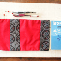 大島紬のブックカバー内布は渋目の赤　厚い本も任せて 4枚目の画像