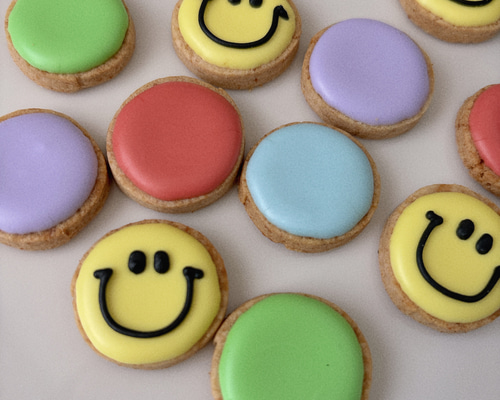 スマイル☺︎アイシングクッキー クッキー Rilo 通販 14904448｜Creema