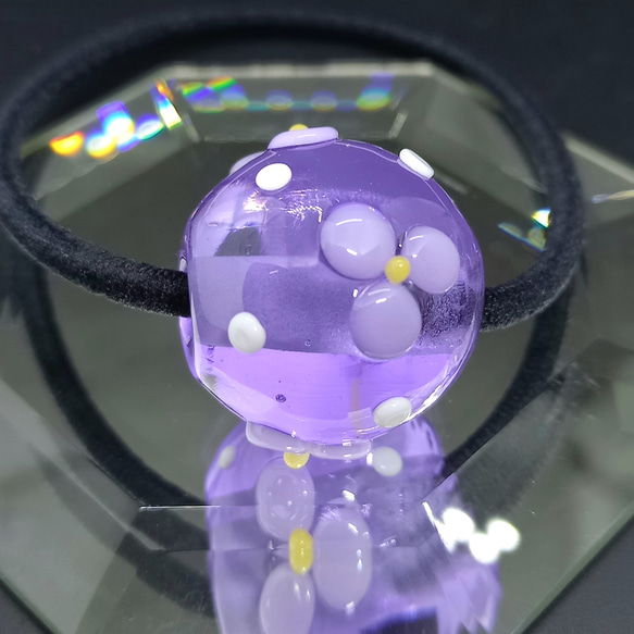 [H-218]  藤紫色に小花が咲く､とんぼ玉・ヘアゴム 3枚目の画像