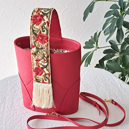 Felita 花柄刺繍 ハンドバッグ ピンク