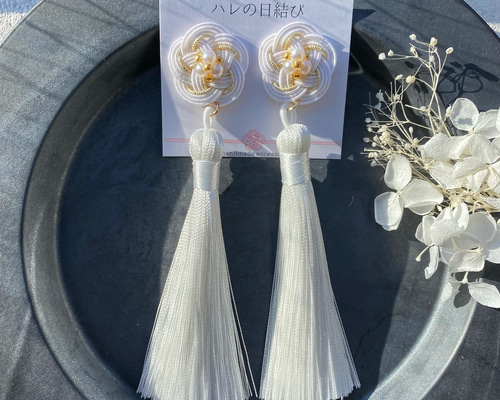 【nachi.】水引ピアス「金×白」 7セット 水引スタッドピアス | 花 - 津田水引折型 online shop