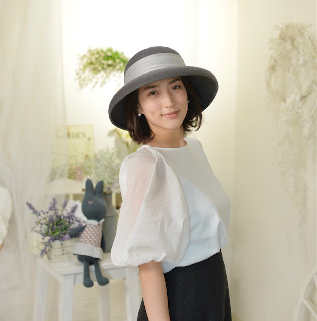 現代風にアレンジしたベロアカサブランカ（22AWN-004W)※着用写真あり 11,011円