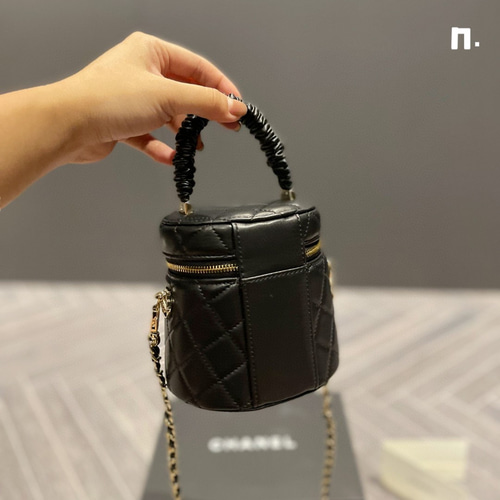 CHANEL シャネル ハラコ ショルダーバッグ 中古・古着通販】CHANEL (シャネル) ハラコ ジラフ柄 チェーン