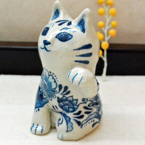 招き猫 陶器の絵付 左手あげ ブルーの植物柄 まねきねこ ネコ