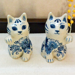 招き猫　陶器の絵付 左手あげ　ブルーの植物柄　まねきねこ　ネコ　縁起物　手作り陶器・陶芸 10枚目の画像