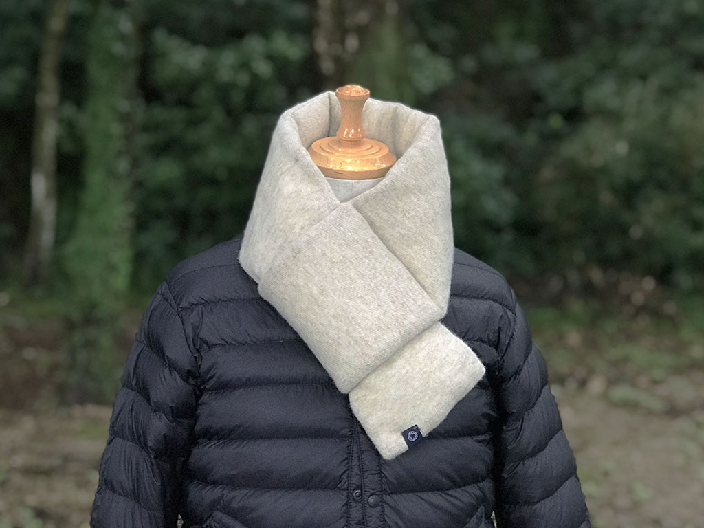 暖をつつむ　純カシミヤコンパクトマフラー　杢ベージュ