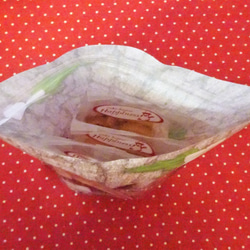 ニホンリス柄ジッパーバッグにリスの形のクッキー３袋♪ 5枚目の画像