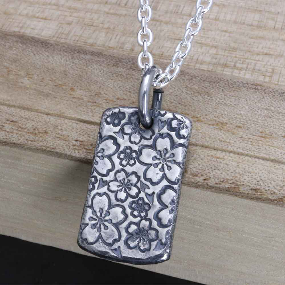 ペンダント ネックレス メンズ :  桜吹雪 インゴット ドックタグ シルバー 桜 さくら サクラ SAKURA 和柄