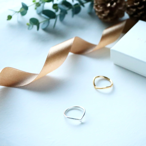 ※他の方のご購入はご遠慮下さい※なおオーダーリング Petite] サイズとカラーが選べる！華奢なV字リング（受注製作