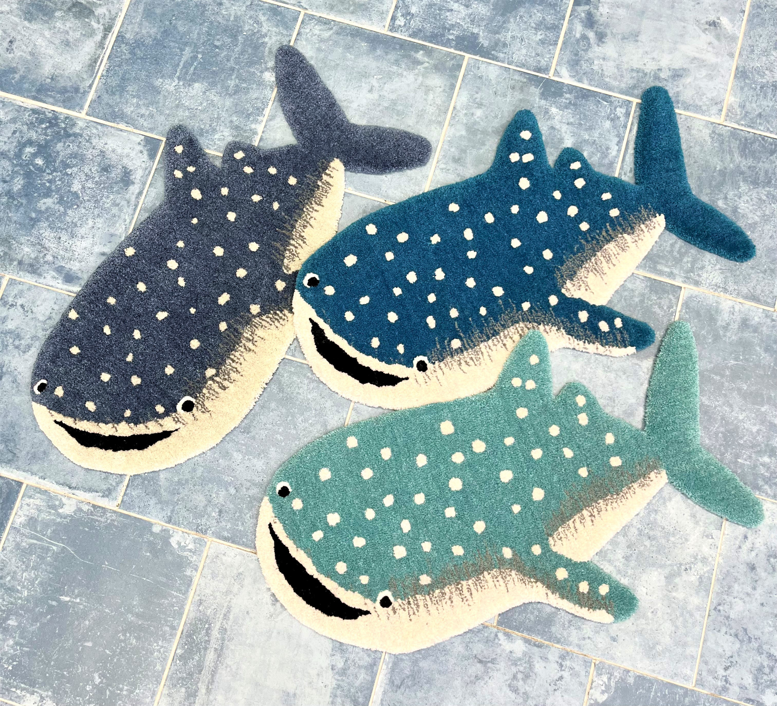 再々々販!《受注制作》おちゃめなジンベエザメのラグ【ミニサイズ・３色展開】