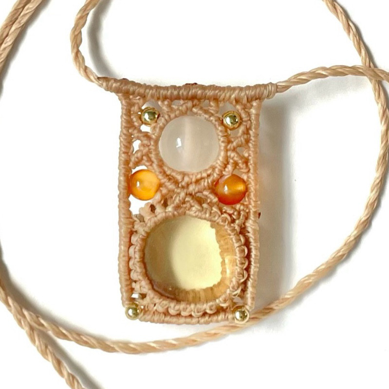 宝石箱♪ レモンクォーツの天然石アクセサリー・マクラメネックレス