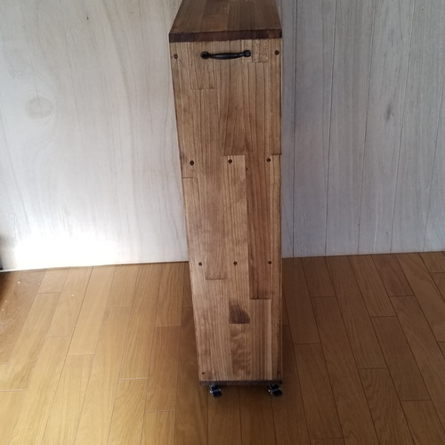 木製家具　ハンドメイド　キャスター付きで出し入れが楽な隙間収納 ハンドメイド家具 キャスター付きで出し入れが楽に出来る隙間