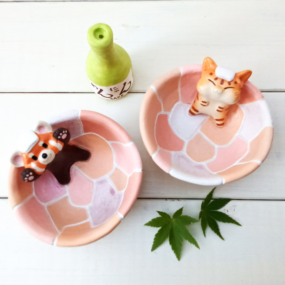 温泉大好きレッサーパンダぐい呑、トラ猫ぐい呑 陶器 ＊在庫あります