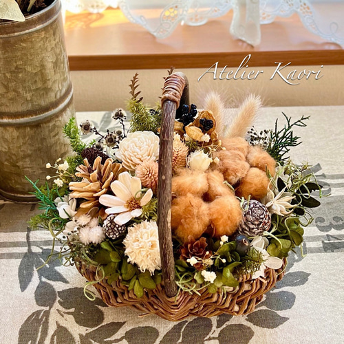 コットンフラワーと木の実のバスケット プリザーブドフラワー Atelier 