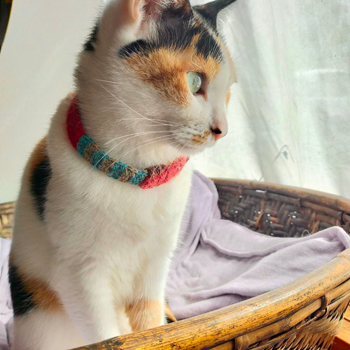 キジ白ぶち猫さんのイヤリング | ねこの森雑貨店