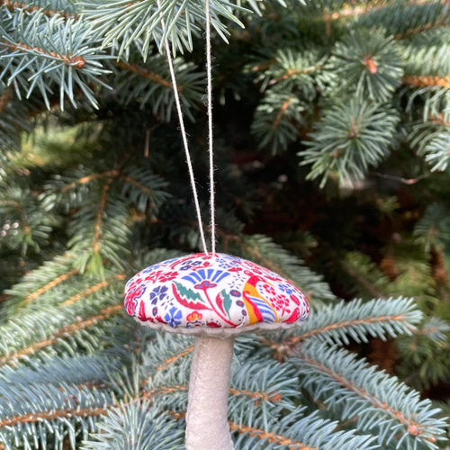 リバティー布 きのこ 秋のオーナメント クリスマスツリーの飾り